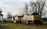 CSX 7876 & 7728 lead train Q484 northbound